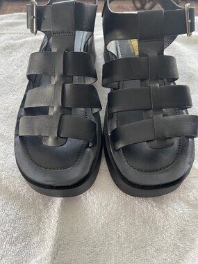 Cushionaire Women's Poppy Fisherman Platform Sandal with Memory Foam 8.5 Black